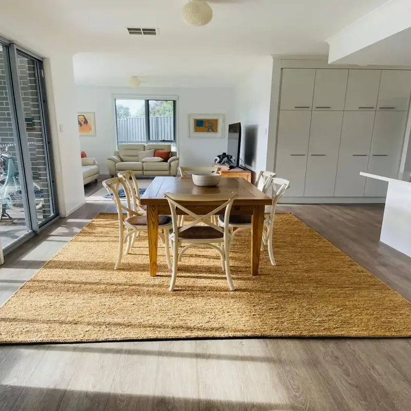 Jute-Rugs-In-The-Dining-Room