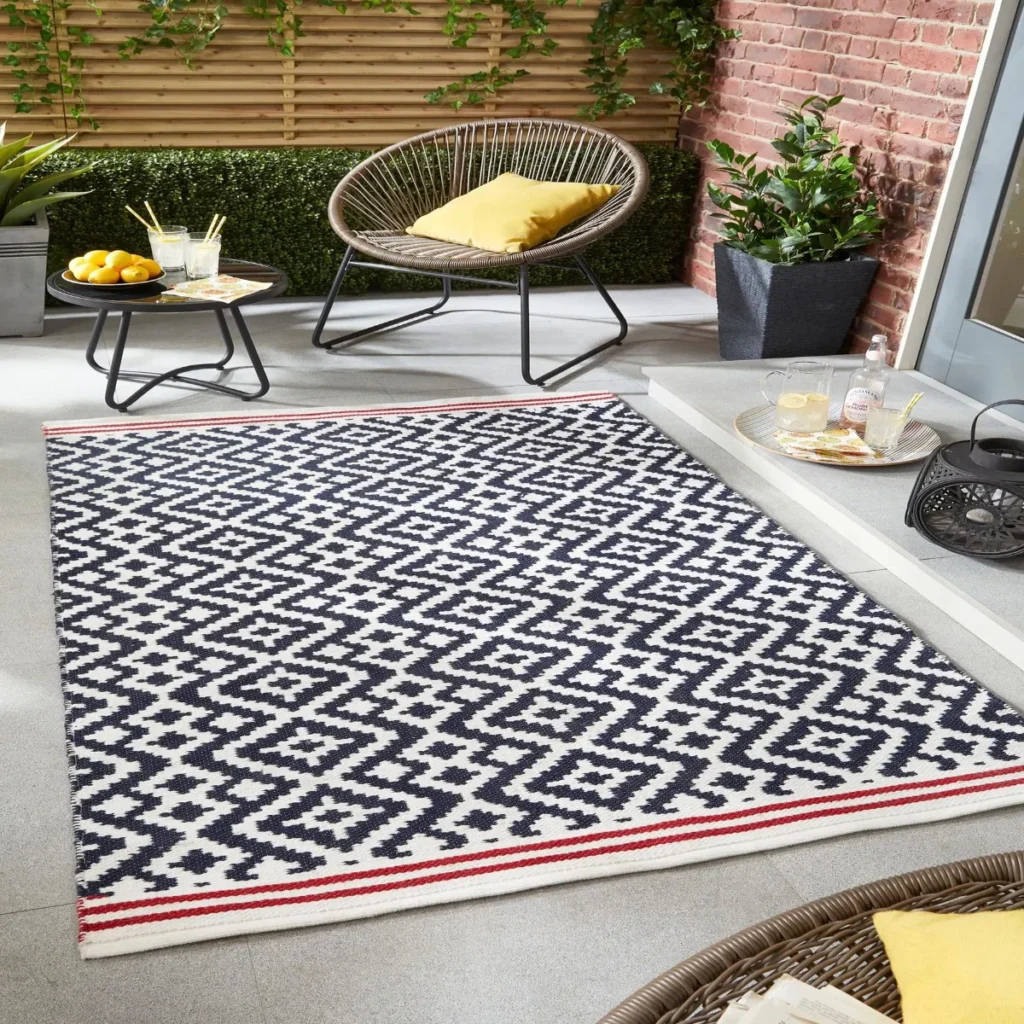 Outdoor Geometric Pattern Carpets
